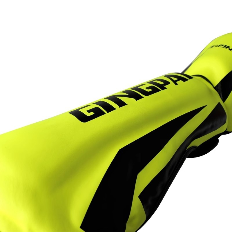 Muay Thai štitnik za potkoljenicu PU vertikalnog dizajna, model fangs leggings, težina 0.5