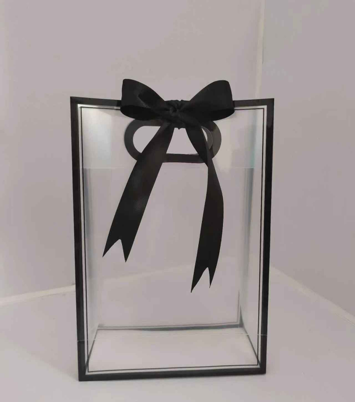 Prozirna PVC torba za darove, minimalistički dizajn, toplinsko otiskivanje, mogućnost otisaka logotipa, pogodna za pakiranje darova