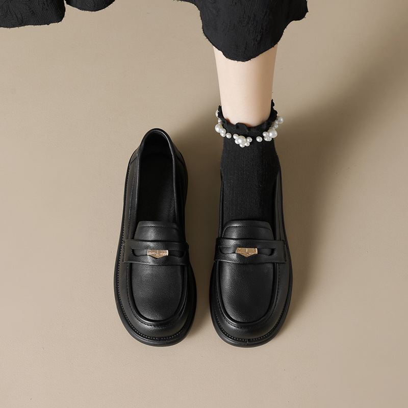 Loafers s okruglim vrhom, srednje otvaranje na gornjem dijelu, gornji materijal od super vlakna, PU umetak, niski pet 1–3 cm