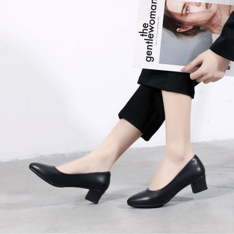 Дамски кожени обувки за офис с кръгла носка, кожена горна част и среден по височина ток 3–5 см, груб ток