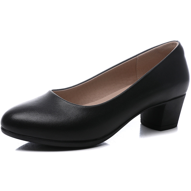 Дамски кожени обувки за офис с кръгла носка, кожена горна част и среден по височина ток 3–5 см, груб ток