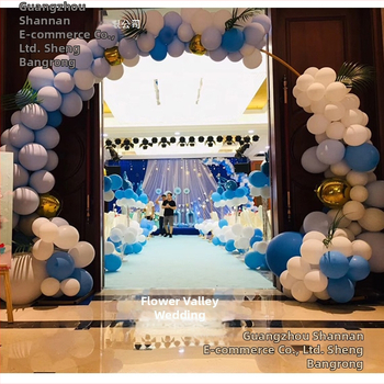 Vjenčani okrugli okvir pozadine, luk s cvjetovima trešnje, polukružni luk balona, željezni okvir