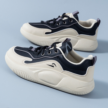 Дамски ежедневни спортни обувки с кръгъл нос, PVC горна част, средна височина, дебел под, връзки, дишаща подплата от плат