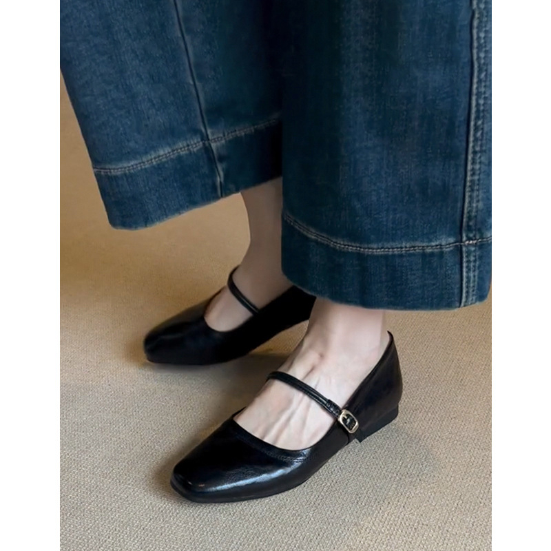 Дамски обувки Mary Jane - квадратен нос, горна част от говежда кожа, вътрешност от овча кожа, ниска пета 1–3 см, без връзки