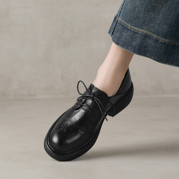 Ženski loafers u britskom stilu s prednjim vezivanjem, gornji dio od ultrafinih vlakana, okrugli vrh, srednje visoko peta 3-5 cm, gumeni potplat