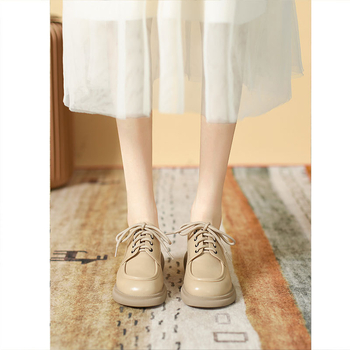 Дамски лофери с кръгла носка, средно висока горна част, гумена подметка, подплата от имитирана кожа, ниски токчета 1-3 cm