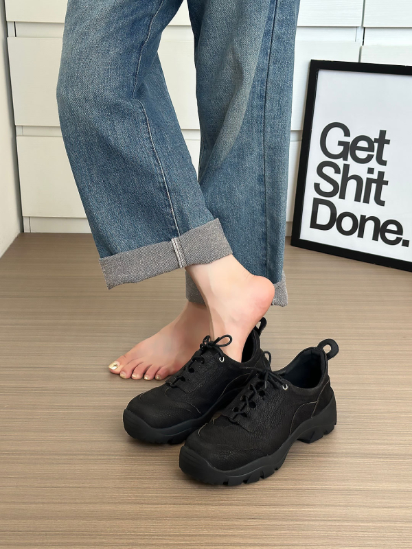 Lofers cu șireturi, vârf rotund, talpă din cauciuc, toc plat 1–3 cm, partea superioară și căptușeala din fibre super, toamnă 2025