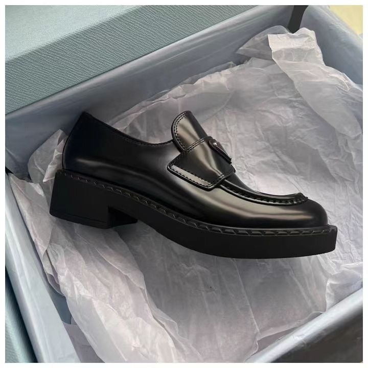 Loafers s gornjim dijelom od teleće kože, PU đon, 3-5 cm debeli pet, ulošak od ovčje kože