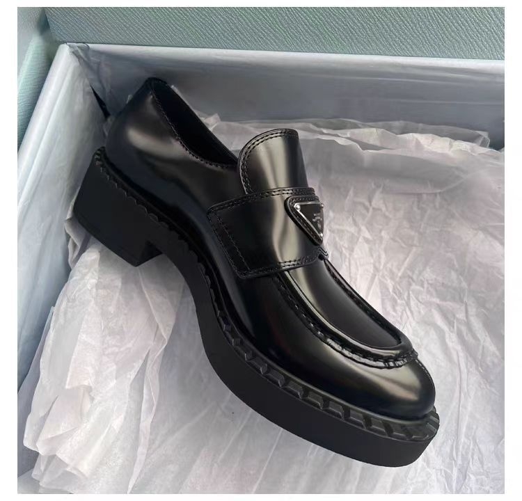 Loafers s gornjim dijelom od teleće kože, PU đon, 3-5 cm debeli pet, ulošak od ovčje kože