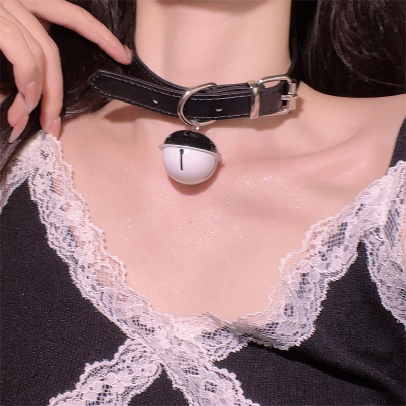 Кожен чокър нашийник със сплавна висулка, периметър 41-50 см, тегло 20 g, регулярна верига