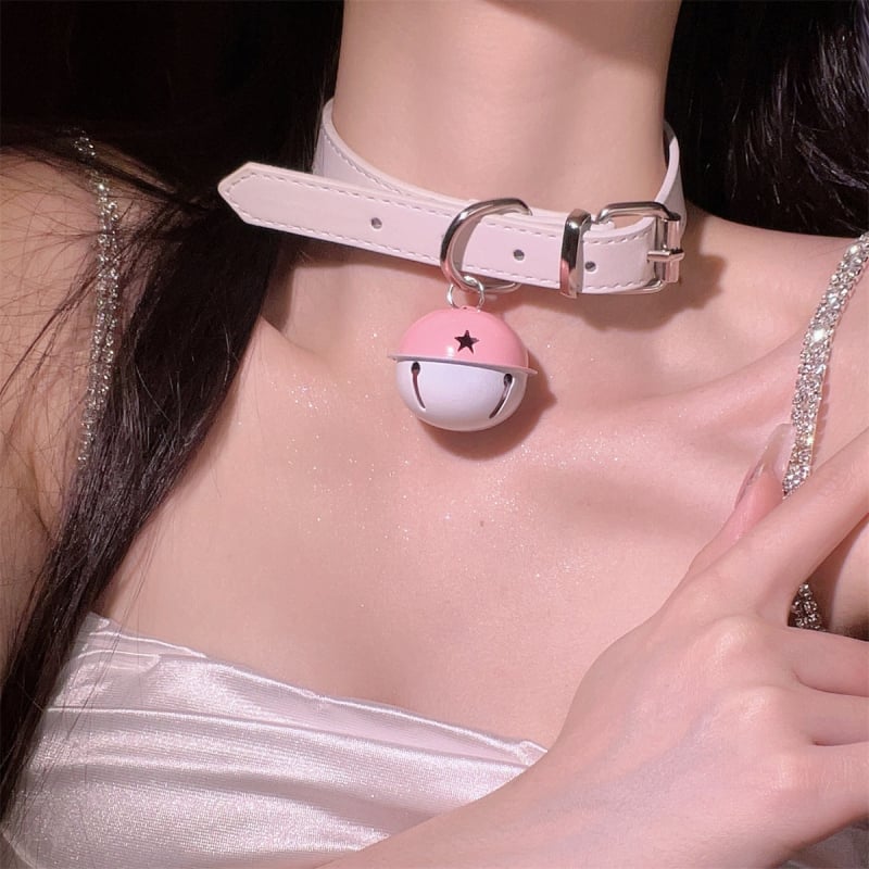 Кожен чокър нашийник със сплавна висулка, периметър 41-50 см, тегло 20 g, регулярна верига