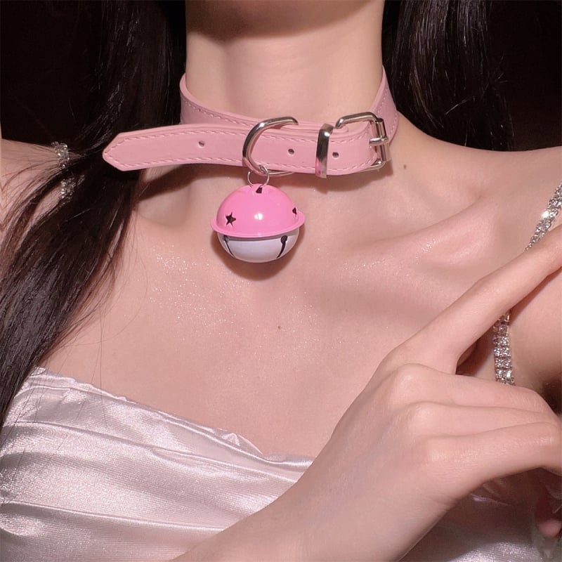 Кожен чокър нашийник със сплавна висулка, периметър 41-50 см, тегло 20 g, регулярна верига