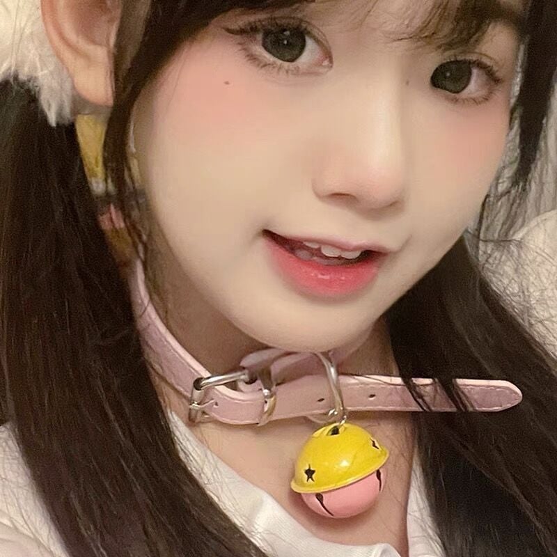 Кожен чокър нашийник със сплавна висулка, периметър 41-50 см, тегло 20 g, регулярна верига