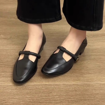 Ženske Mary Jane ravne cipele s gornjim dijelom od ovčje kože, šiljasti nos, niski blok-potpetica, slip-on dizajn