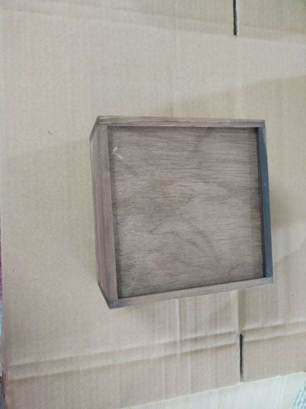 Drevená šperkovnica, darčeková krabička s posúvacím viečkom, minimalistický retro dizajn, gravírovanie, vnútorné vypodloženie voliteľné