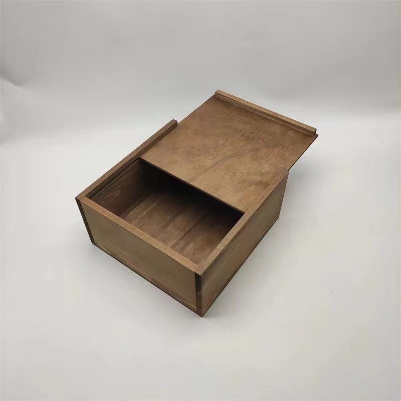 Drevená šperkovnica, darčeková krabička s posúvacím viečkom, minimalistický retro dizajn, gravírovanie, vnútorné vypodloženie voliteľné