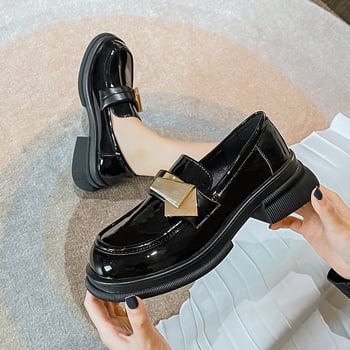 Loaferice s PU gornjim dijelom, kvadratni vrh, 3-5 cm debeli potplat, gumeni đon, slip-on
