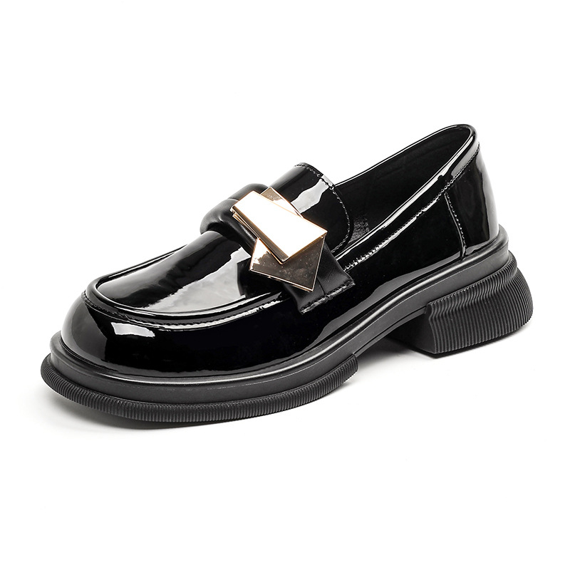 Loaferice s PU gornjim dijelom, kvadratni vrh, 3-5 cm debeli potplat, gumeni đon, slip-on