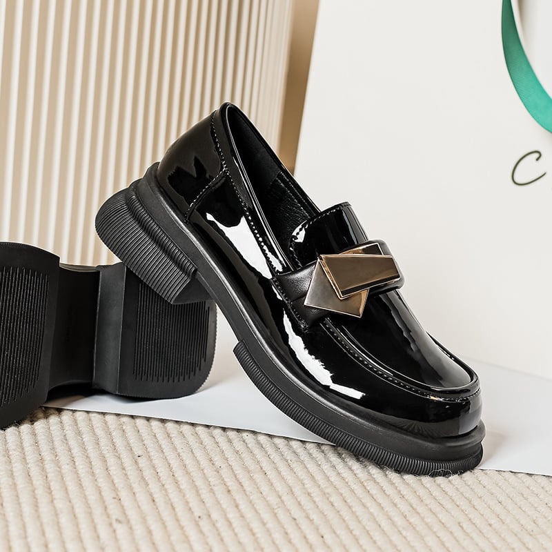 Loaferice s PU gornjim dijelom, kvadratni vrh, 3-5 cm debeli potplat, gumeni đon, slip-on