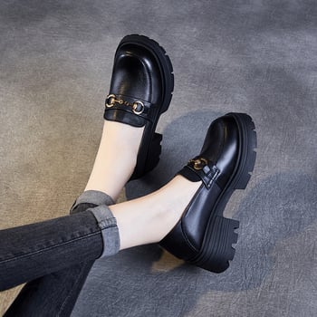 Kožne loafersice od prave teleće kože, s debelim potplatom, zaobljenim vrhom, metalnom kopčom, srednjom petom 3–5 cm