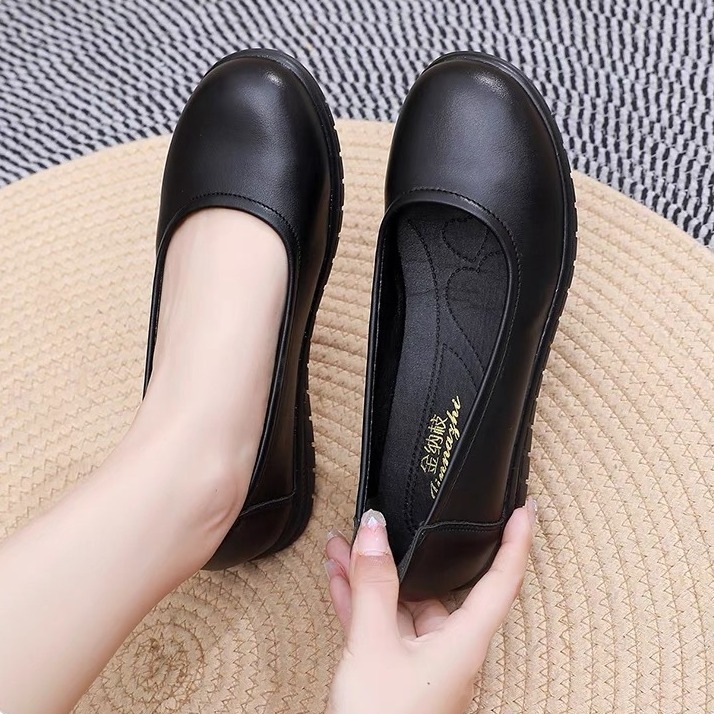 Ženske slip-on kancelarijske tenisice, okrugla vrh, vamp od mikrovlakna, gumeni đon, plosna peta