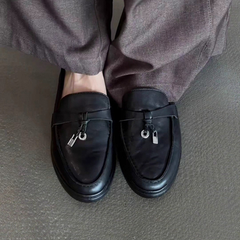 Ženski loafersi: gornji dio od super vlakna, okrugli vrh, niska peta 1–3 cm, gumeni potplat, slip-on