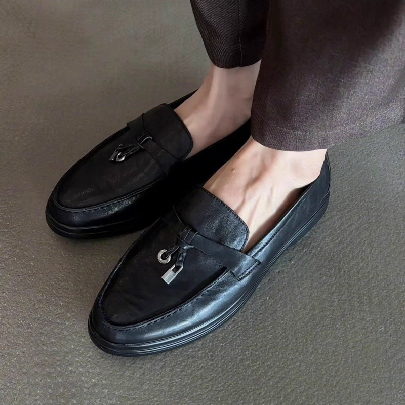 Ženski loafersi: gornji dio od super vlakna, okrugli vrh, niska peta 1–3 cm, gumeni potplat, slip-on