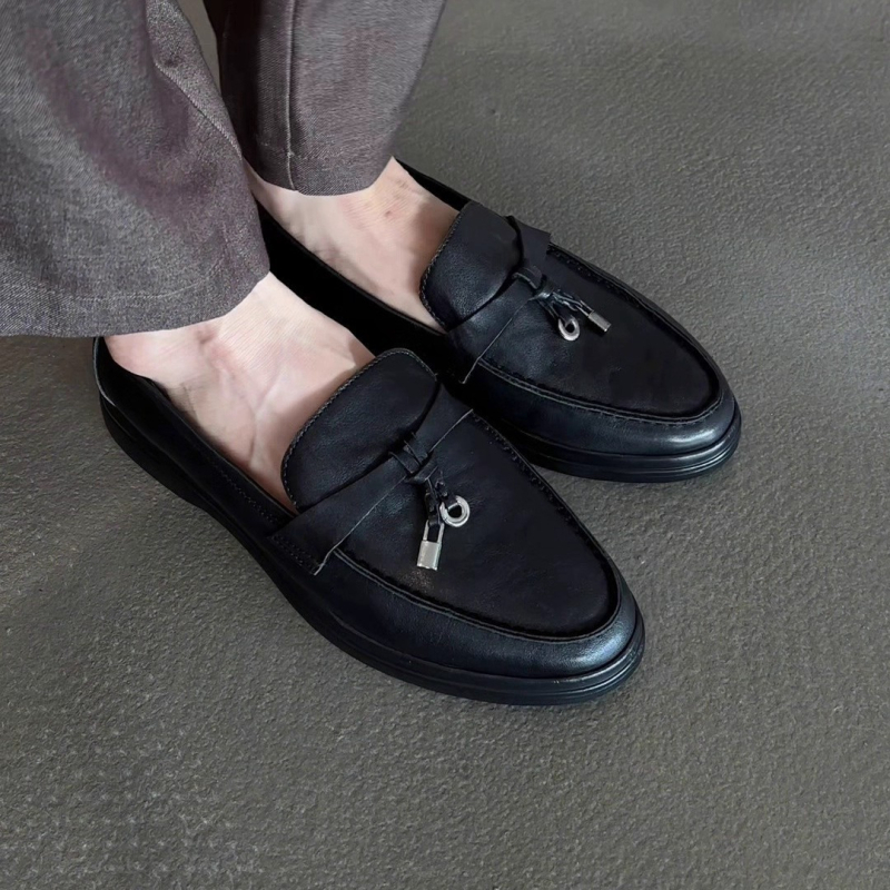 Ženski loafersi: gornji dio od super vlakna, okrugli vrh, niska peta 1–3 cm, gumeni potplat, slip-on