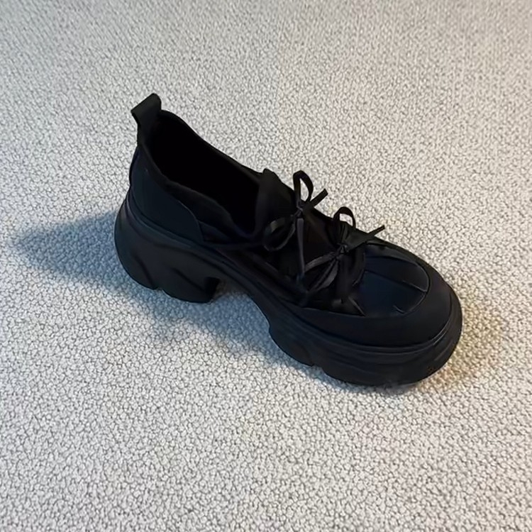 Ženske loaferice - zaobljena prednja strana, 3–5 cm povišena debela potplata, slip-on, gornji dio od imitacije mikrovlakana, gumeni potplat