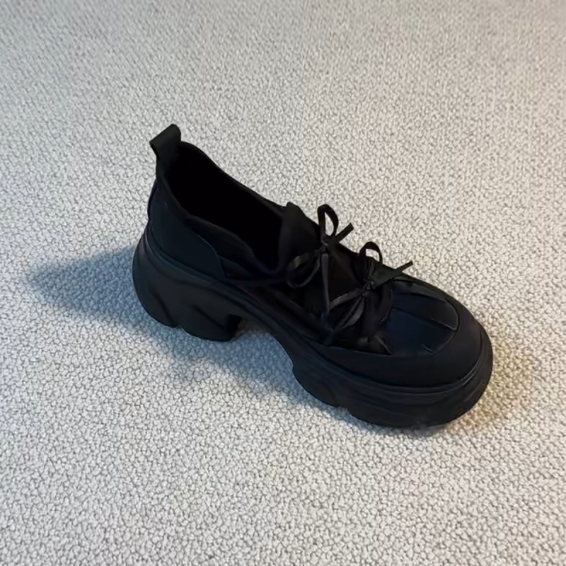 Ženske loaferice - zaobljena prednja strana, 3–5 cm povišena debela potplata, slip-on, gornji dio od imitacije mikrovlakana, gumeni potplat