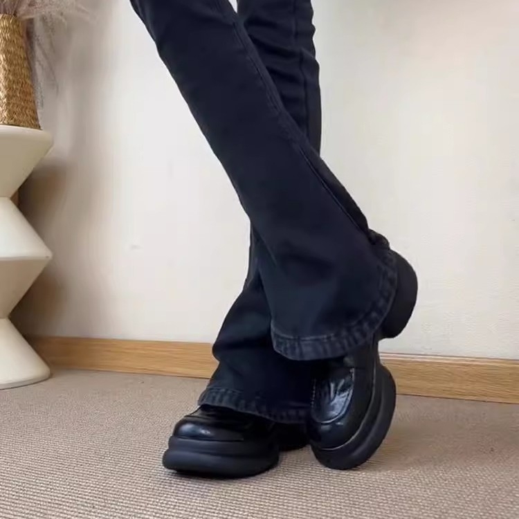 Ženske platform loaferice s okruglim nosom, debelim petom, gornji dio od mikrovlakna, gumena potplat