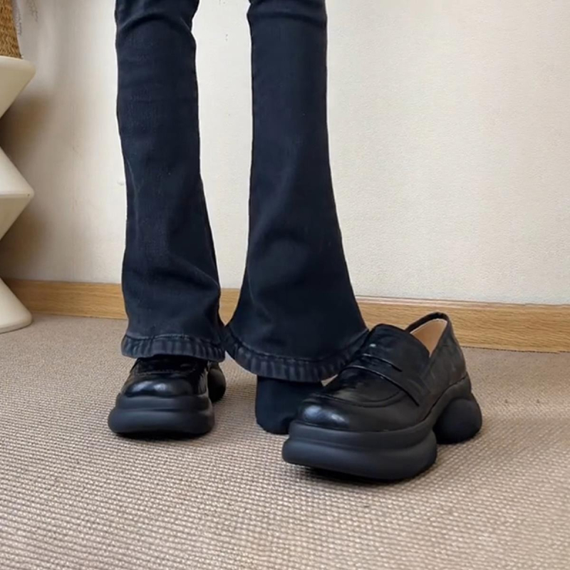 Ženske platform loaferice s okruglim nosom, debelim petom, gornji dio od mikrovlakna, gumena potplat