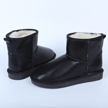 Ženske zimske čizme s gornjim dijelom od split kože, vunena podstava, protuklizna gumena potplat, kratka visina čizme 10-20 cm, niski potpetica 1-3 cm