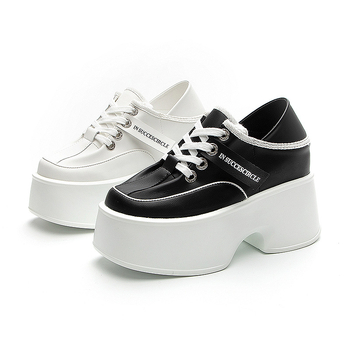 Ženske tenisice s platformom na klinu, kvadratni vrh prsta, kožni gornji dio, PU ulošak, visina potpetice 6-8 cm