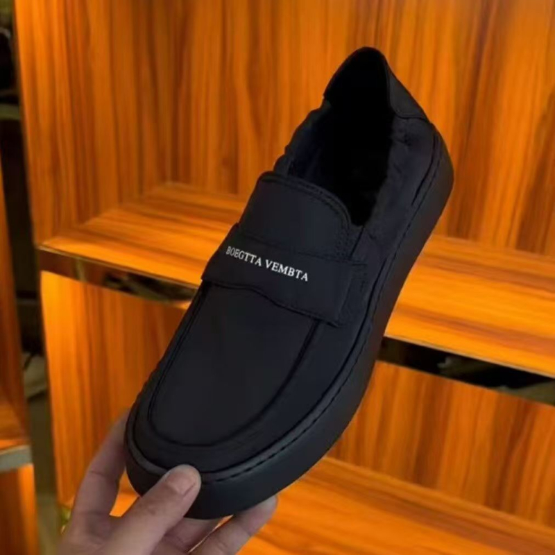 Férfi vászon Slip-On loaferok, légáteresztő, EVA talpbetét, gumitalp, alacsony felső, kerek orr, nyár 2025