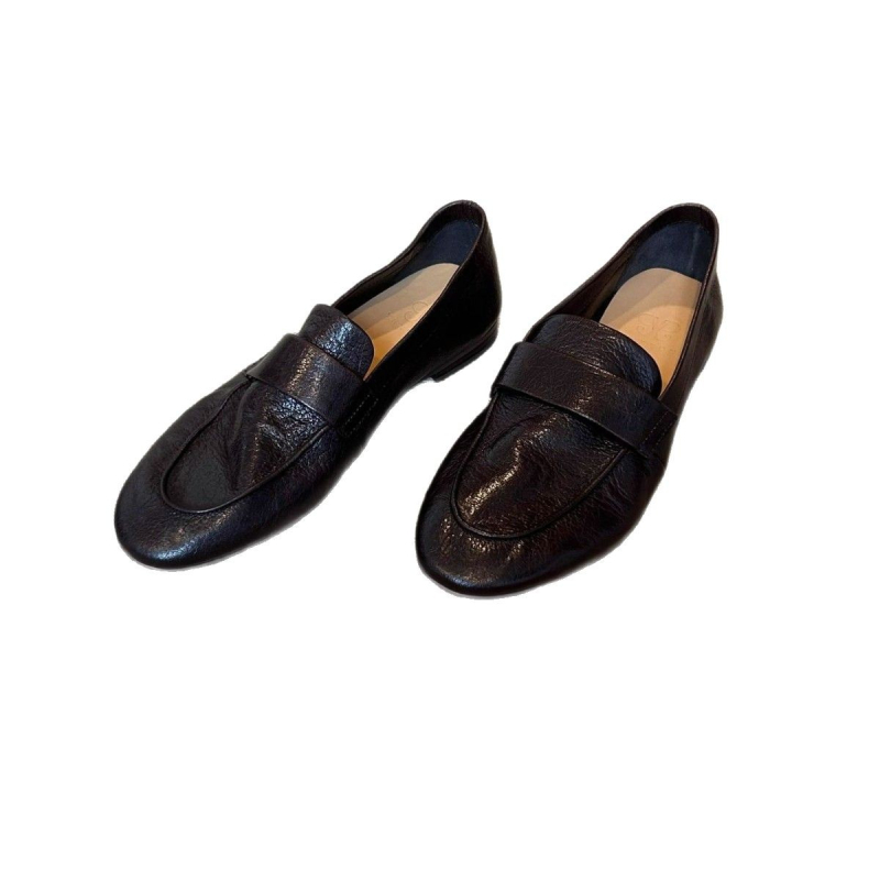 Ženski loaferi od ovčje kože — zaobljeni vrh, minimalistički stil, prirodni kožni ulošak, gumeni potplat, niski potpetica 1–3 cm