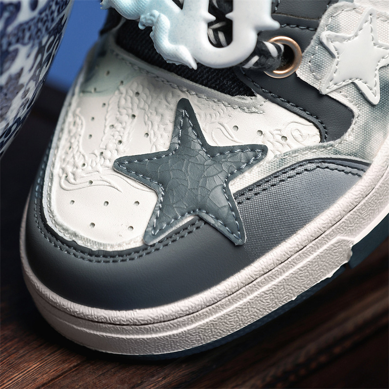 Pantofi cu talpă groasă – deschidere joasă, partea superioară din microfibră, vârf rotund, toc plat