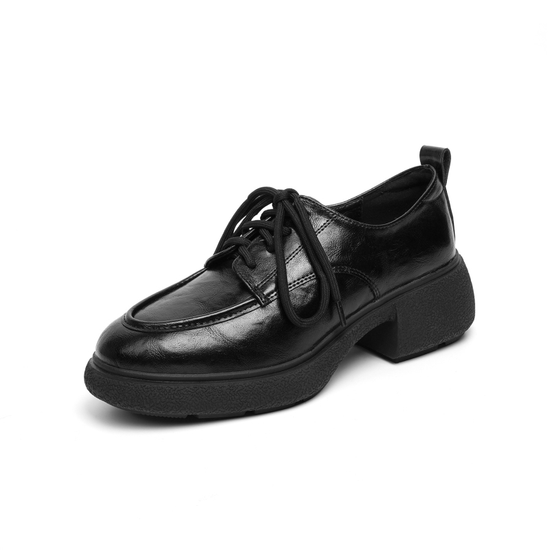 Loafers s debelom potplatom, okrugli vrh, gornji dio od sintetičke kože, gumena potplata, srednja visina peta 3–5 cm, britanski stil brogues