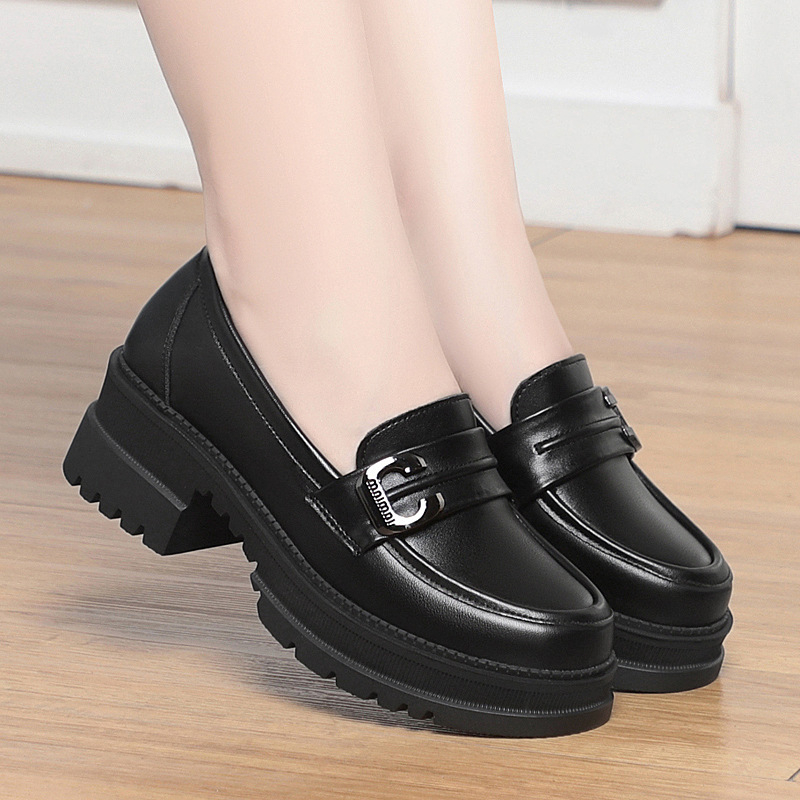 Loferice od mikrovlakna; okrugla nosnica; chunky srednji pet 3–6 cm; slip-on dizajn
