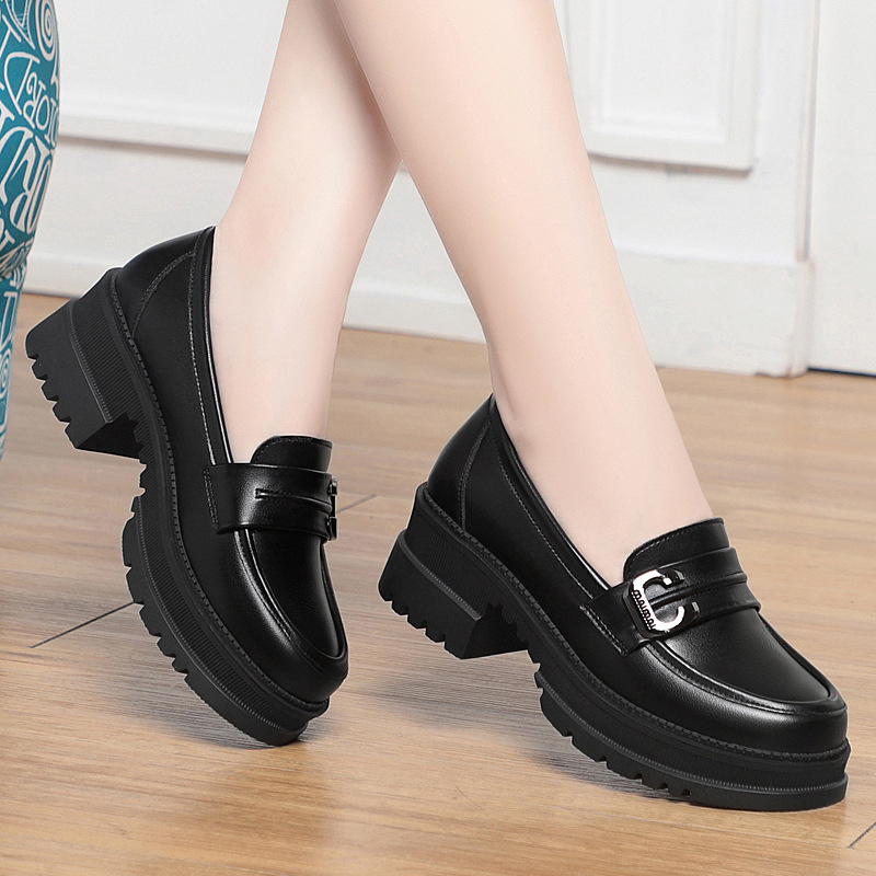 Loferice od mikrovlakna; okrugla nosnica; chunky srednji pet 3–6 cm; slip-on dizajn