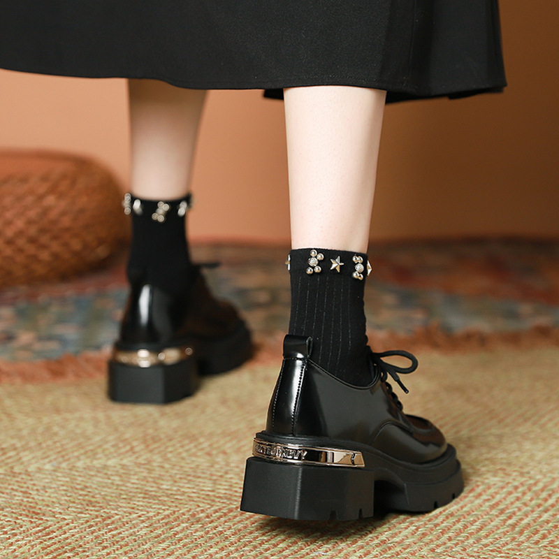 Ženski loafersi od PU kože, okrugli vrh, platforma 3-5 cm, gumena potplat, duboki otvor, punk stil