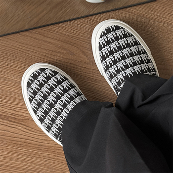 Platnene tenisice Slip-On s otiskom slova, elastična traka, gumeni potplat, unisex, ljeto 2025