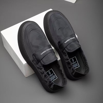 Muške platnene slip-on tenisice – prozračne, lagane, niski gornji dio, zaobljeni vrh, gumeni potplat
