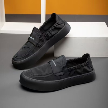 Muške platnene slip-on tenisice – prozračne, lagane, niski gornji dio, zaobljeni vrh, gumeni potplat