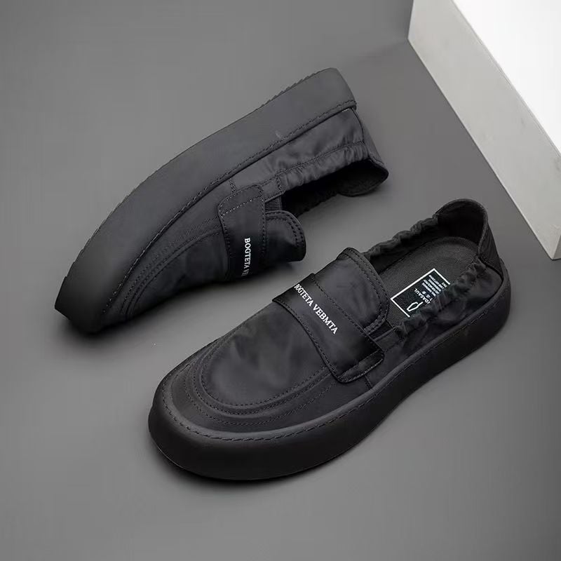 Muške platnene slip-on tenisice – prozračne, lagane, niski gornji dio, zaobljeni vrh, gumeni potplat