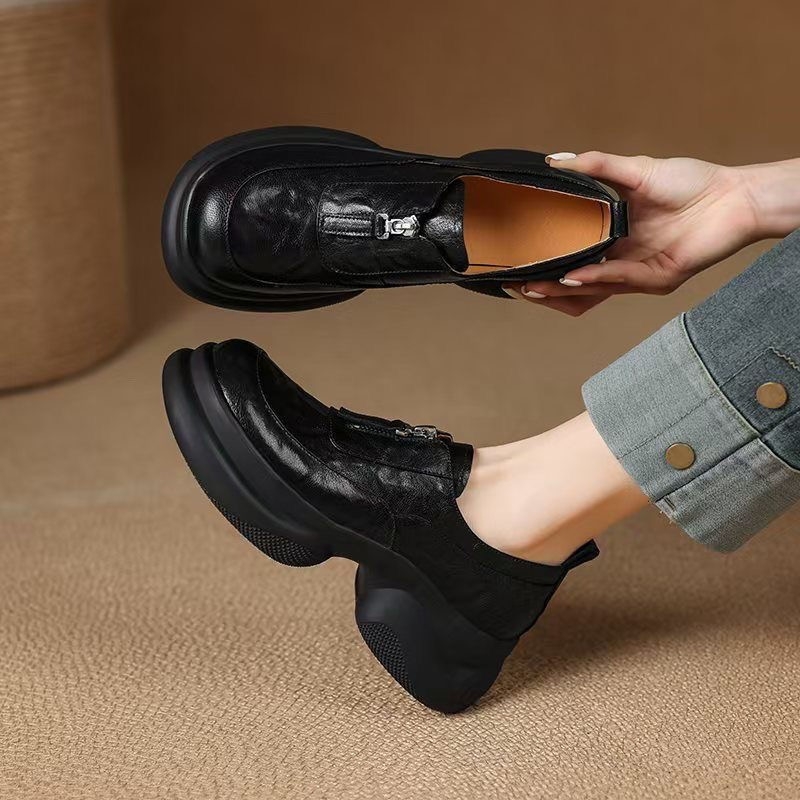 Ženske loaferice s debelom platformom, okruglim vrhom, sintetička koža, slip-on, visina pete 3–6 cm