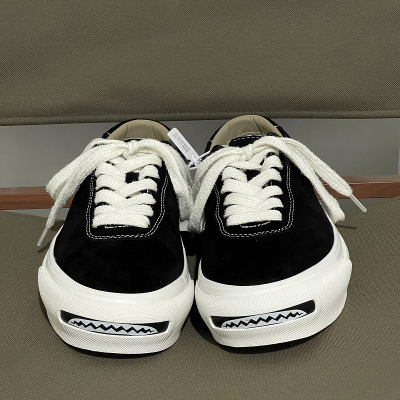 Unisex patike za skateboard, niski profil, okrugli vrh, debeli gumeni đon, vezanje