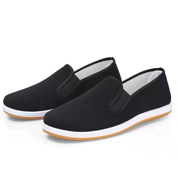 Platnene tenisice, casual, prozračan, lagane; gornji dio od platna; potplat vulkaniziran; okrugli vrh; niski peti 1–3 cm