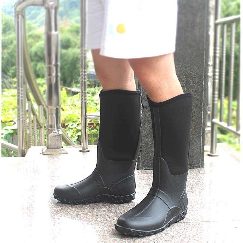Férfiaknak készült magas esőcsizma - PVC felső rész, EVA talpbetét, pamut bélés, csúszásmentes talp, meleg