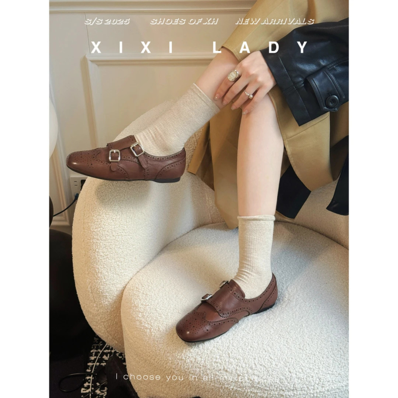 Дамски лофери: микрофибърна горна част, гумена подметка, кръгъл нос, междинен ток 3–5 см, без връзки